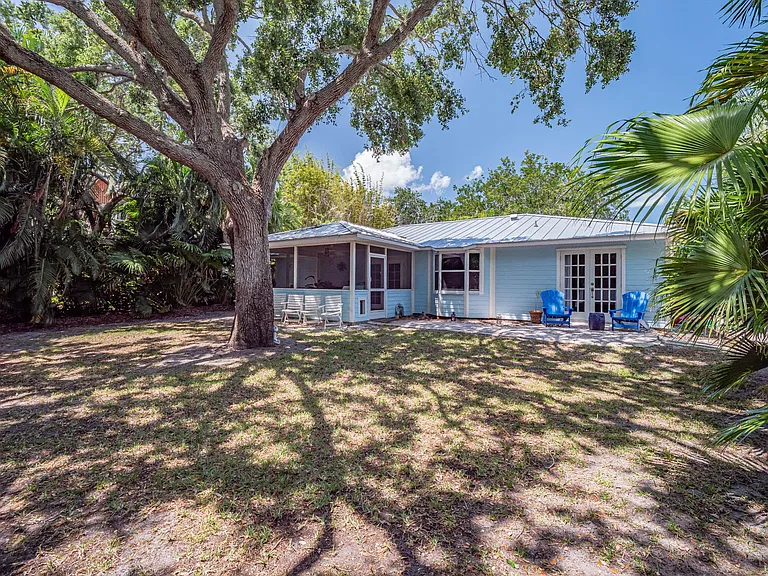 1075 Morningside Dr — Photo 44