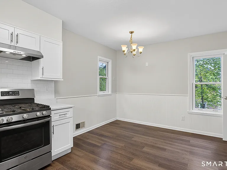 95 Parrott Ave — Photo 13