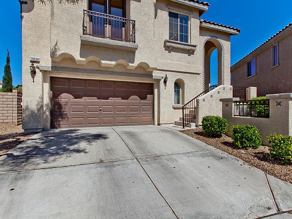 3rd image of 11808 Luna Del Mar Ln