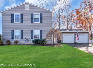 3 Kettle Ct, Howell, NJ 07731