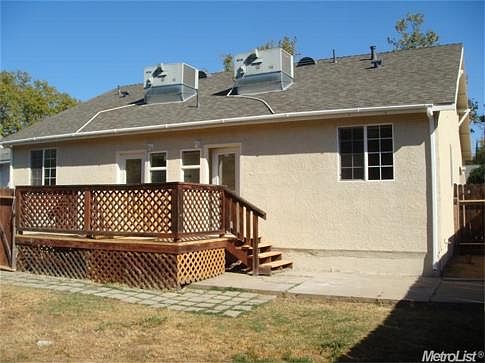 5th image of 305 Birch St
