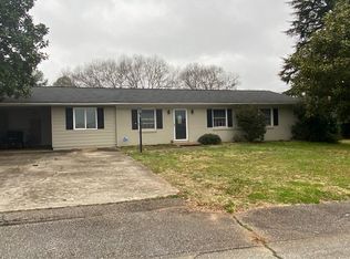 103 Walnut St, Central, SC 29630