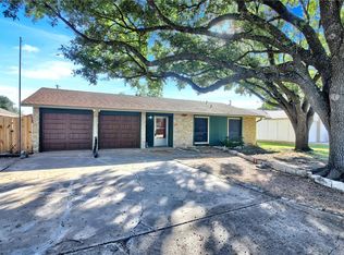 2804 Smith Ave, Taylor, TX 76574