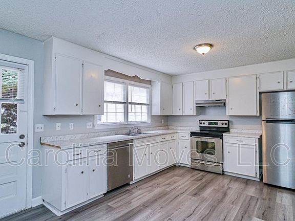 4th image of 21 Glen Burnie St Unit 9