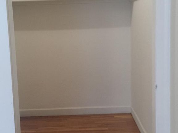 5th image of 1670 Market St
