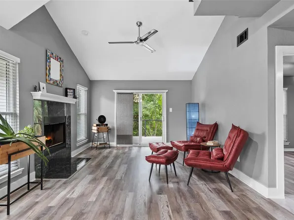 57 Hideaway Dr, Friendswood, TX 77546