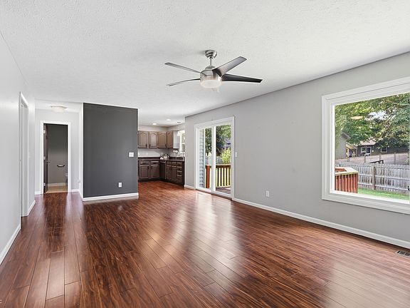 4th image of 245 Whispering Willow Ct