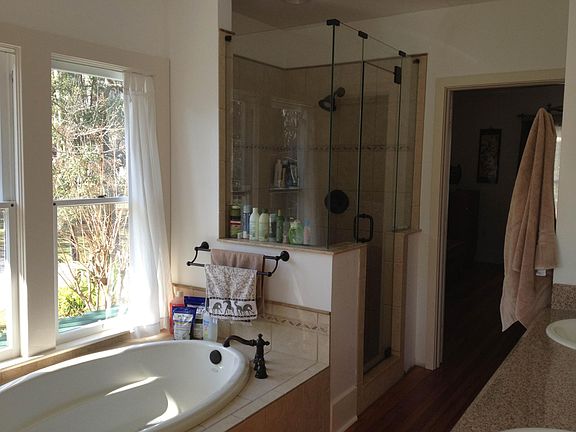 5th image of 2931 Manitou Ave