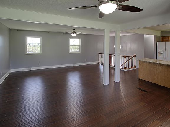 5th image of 2550 Avery Cir #1