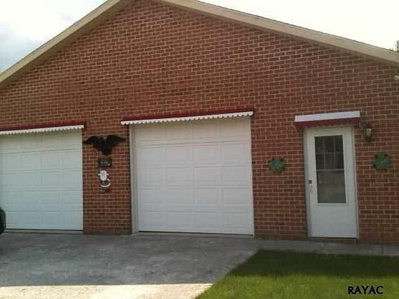 3rd image of 90 Oak Dr