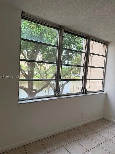 Environ I Condo 3 And 4 — Photo 4