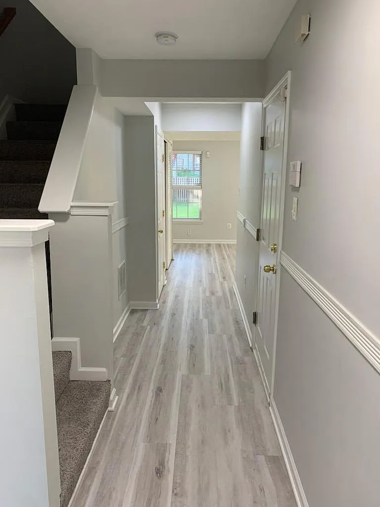3 bed, 2000 sqft, $2,450 — Photo 2