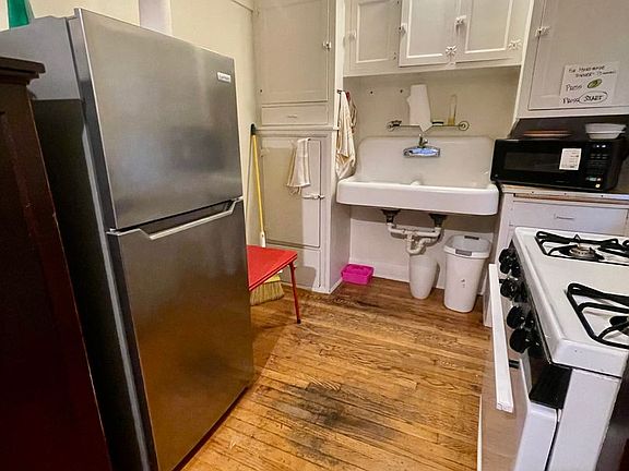 5th image of 4468 N Oakland Ave APT 14