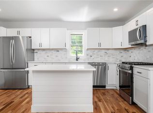 1008 Toll Gate Rd, Warwick, RI 02886