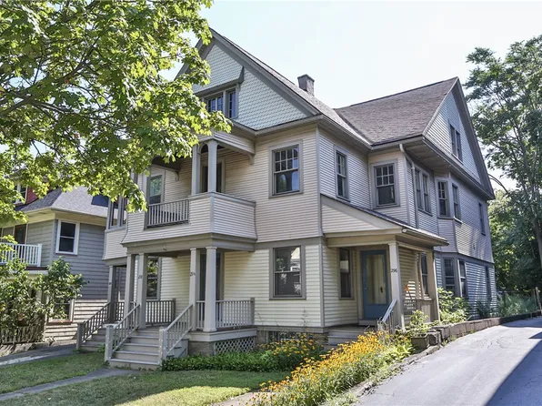 296 Laburnam Cres, Rochester, NY 14620