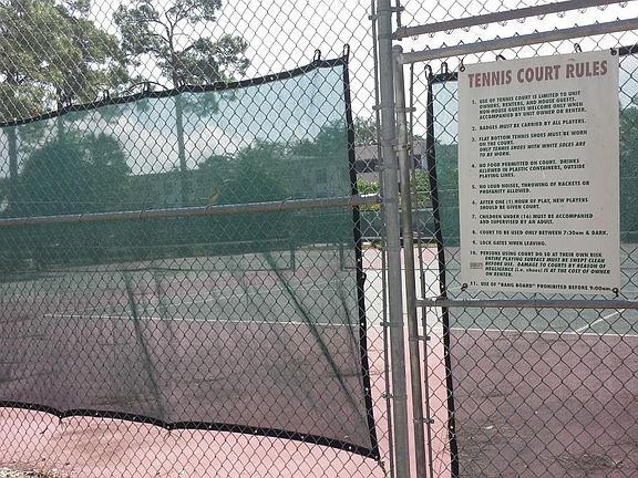 tennis/pickle ball courts