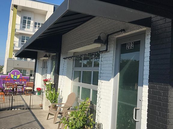5th image of 1617 W Platt St #203