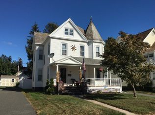 49 Laurel St, Holyoke, MA 01040