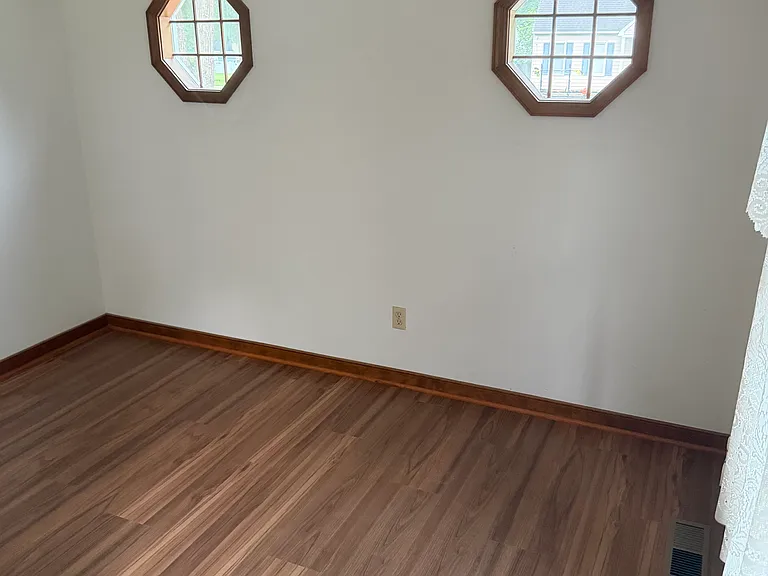 16005 Tipton Cir — Photo 5