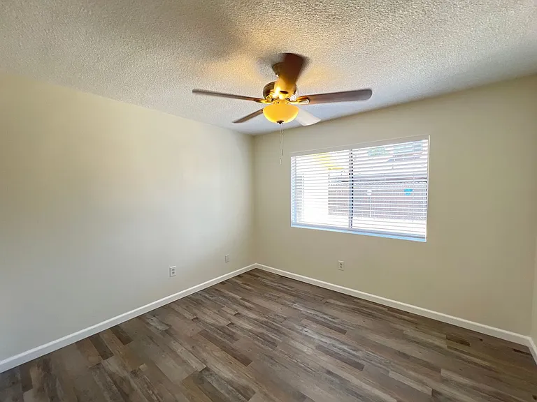 10917 Cave Ave — Photo 12