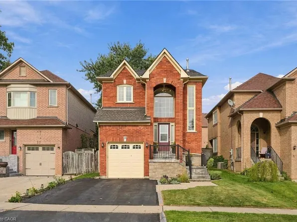 39 Segwun Rd, Hamilton, ON L8B 0K2