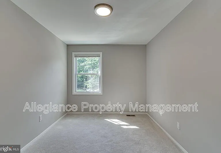 3374 Breckenridge Ct — Photo 18