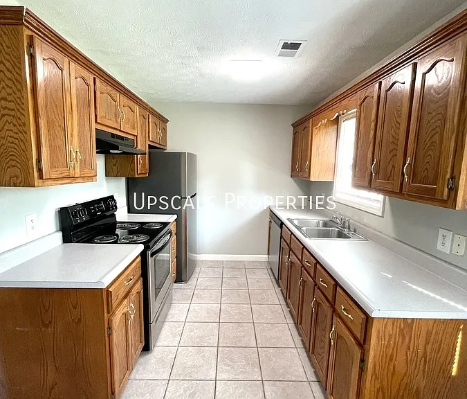1088 Merrick Dr #2 — Photo 4