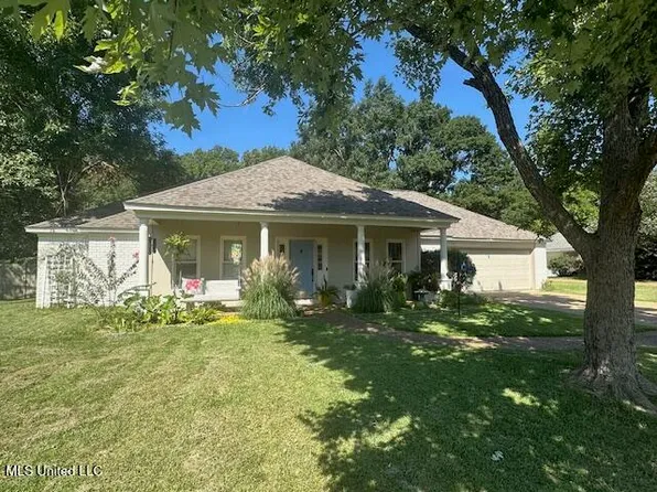 60 Chestnut Dr, Madison, MS 39110