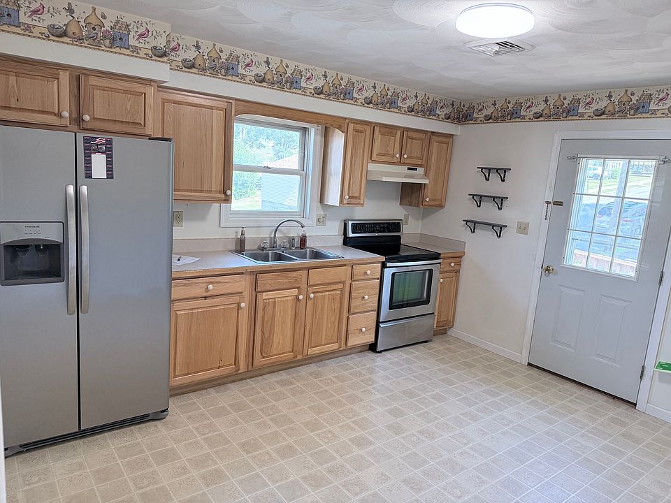 1st image of 2105 Riverside Dr