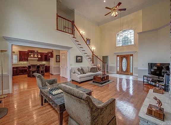 4th image of 2846 Berwick Ln