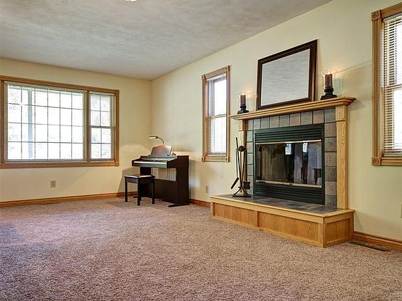 3rd image of 4040 Scenic Pines Dr SE