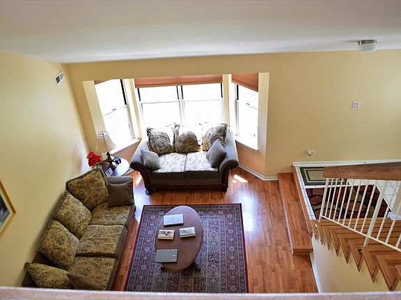 5th image of 107 White Pine Dr