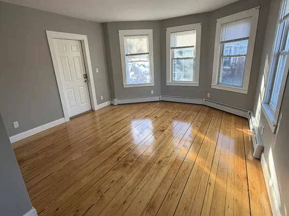 137-139 Perry St #2, New Bedford, MA 02745