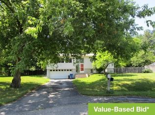 3210 Spring Meadows Dr, Rochester, MI 48306