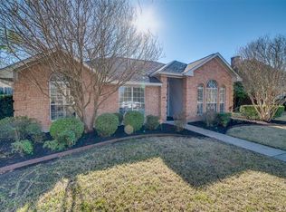 801 Williamsburg Dr, Ennis, TX 75119