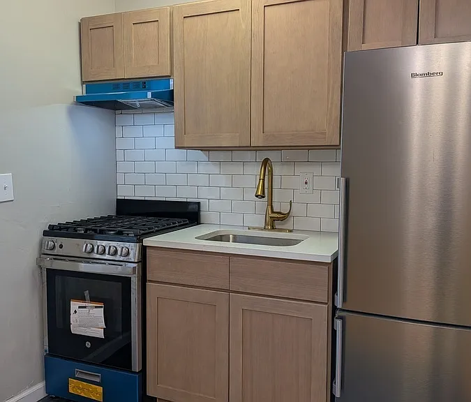 1276 Clinton Ave #2E — Photo 6