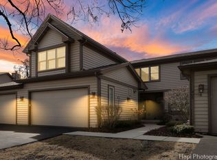 403 Kazimour Dr, Pt Barrington, IL 60010