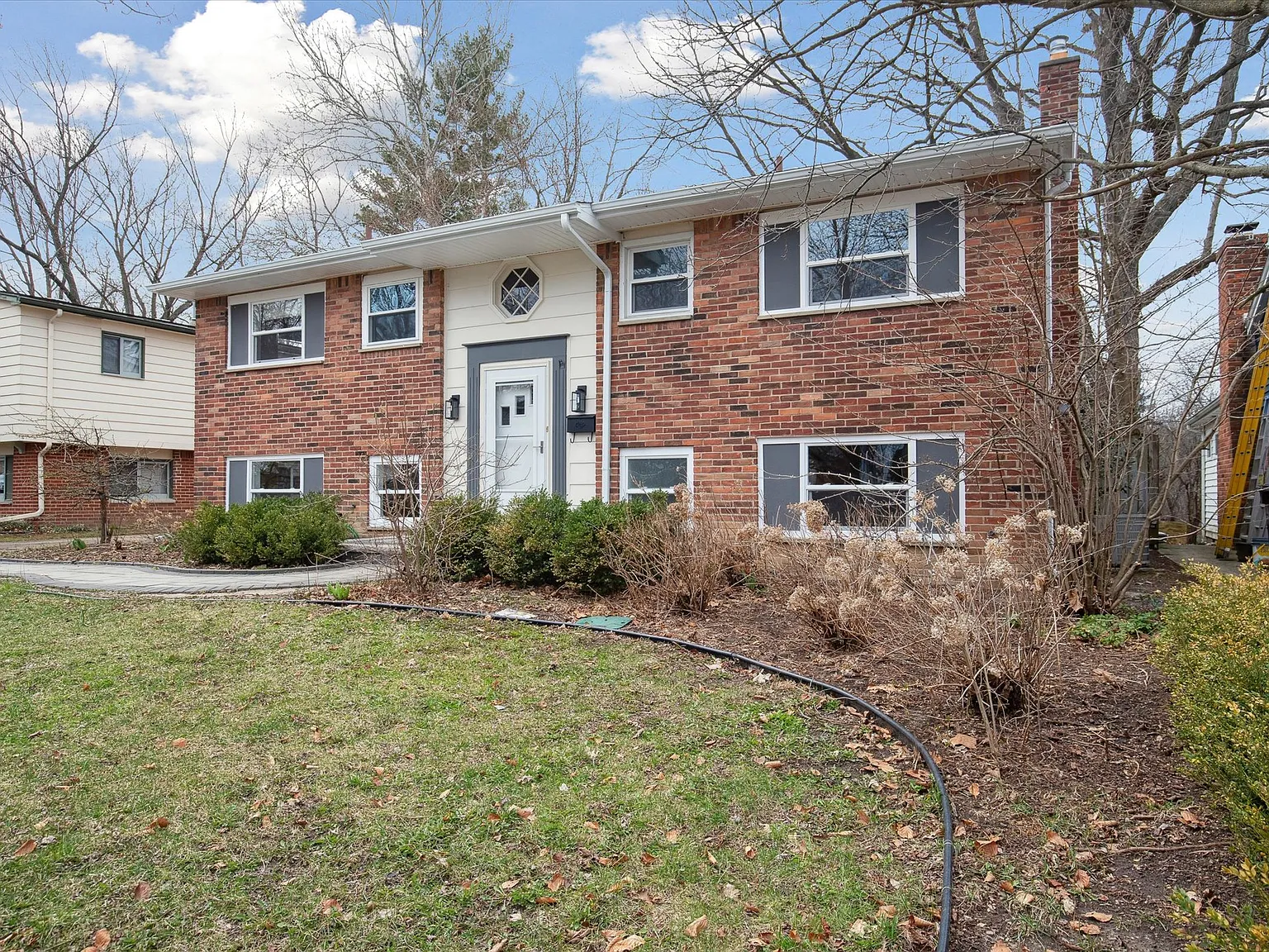 5 bed, 2128 sqft, $3,000 — Photo 3