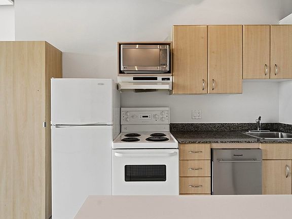 4th image of 10024 Jasper Ave NW #1707