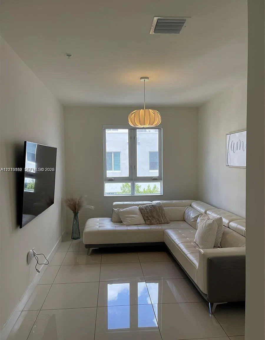 Landmark At Doral Condo N — Photo 3