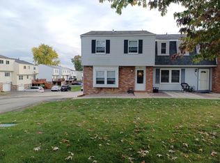 1901 Kirkby Dr, South Park, PA 15129