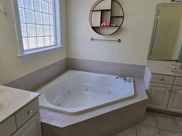 4208 Leicester Ct — Photo 22