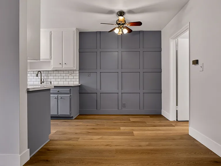 3733 Military Dining Rm Accent Wall