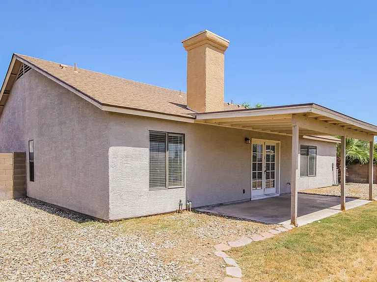 8727 W Sierra Vista Dr — Photo 15