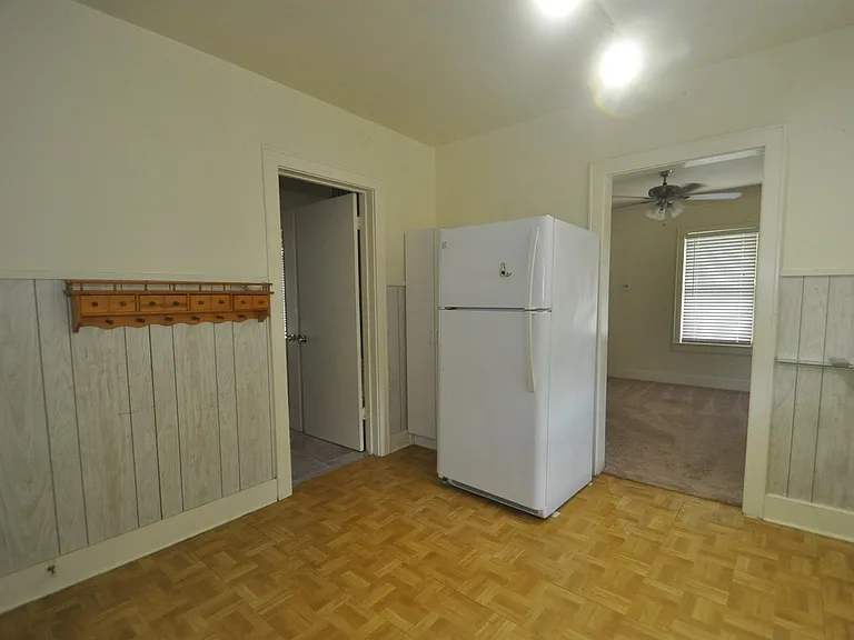 211 E Burress St — Photo 7
