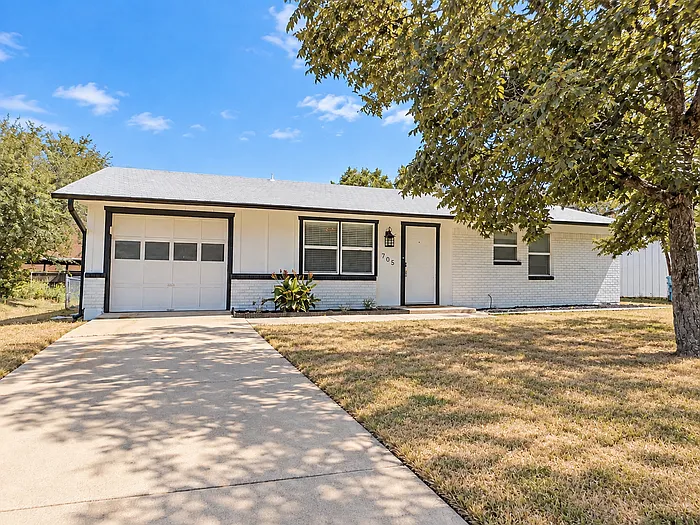 705 Sun Valley Dr