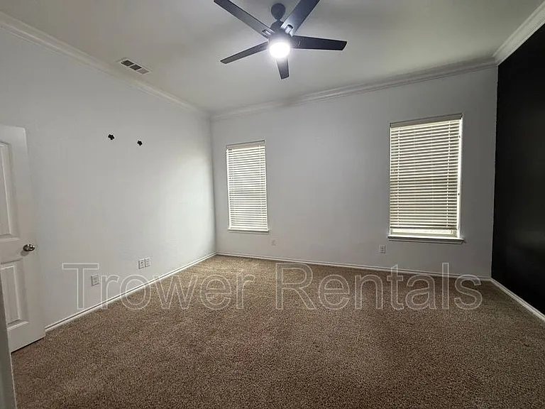 9804 Sagebrush Ave — Photo 4