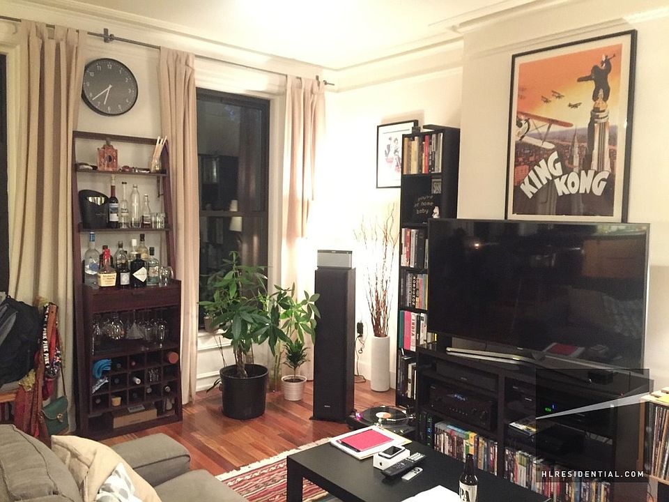 1st image of 461 Willoughby Ave #Ee2