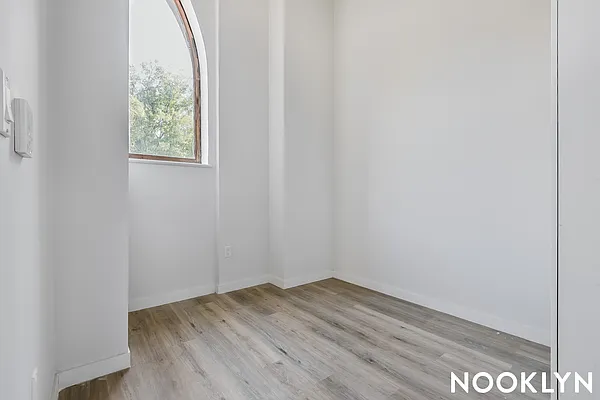 Rented by Nooklyn NYC LLC | media 42