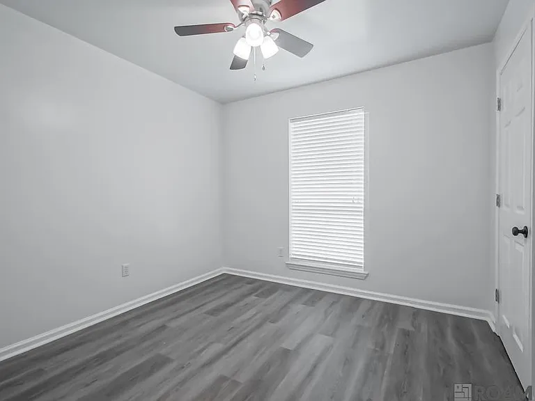 14211 Parkridge Dr — Photo 8